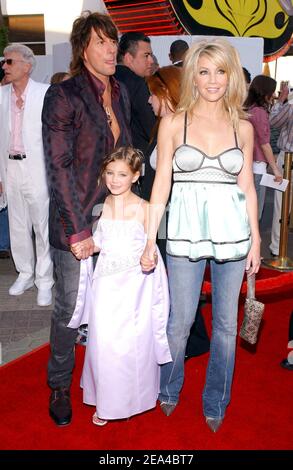 Heather Locklear, Richie Sambora und Tochter Ava Elizabeth besuchen die Weltpremiere von "The Perfect man" im Universal Studios Cinema. Los Angeles, 13. Juni 2005. Foto von Lionel Hahn/ABACA Stockfoto