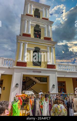 Cayo Santa Maria, Kuba, Februar 2016 - der Turm Casa del habano in La Estrella ein touristisches Gebiet der Insel Stockfoto