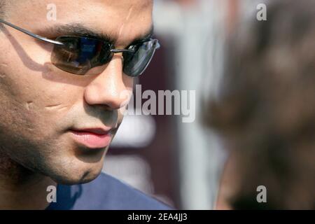 EXKLUSIV. Tony Parker von NBA-Champion San Antonio Spurs besucht am 10. Juli 2005 eine Streetball-Demonstration in Paris, Frankreich, im Rahmen des von Nike organisierten 'Quai 54 Streetball Tournament'. Foto von Mousse/ABACAPRESS.COM. Stockfoto