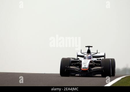 Kolumbianischer Formel-1-Pilot Juan Pablo Montoya von McLaren Mercedes beim britischen Formel-1-Grand-Prix auf der Rennstrecke in Silverstone, England, 10. Juli 2005. Er gewann das Rennen. Foto von Thierry Gromik/CAMELEON/ABACAPRESS.COM Stockfoto