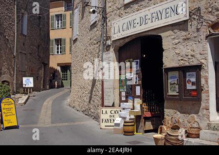 Illustration von Fayence, Frankreich am 10. Juli 2005, wo Angelina Jolie und Brad Pitt ein Haus kaufen sollen. Foto von ABACAPRESS.COM. Stockfoto