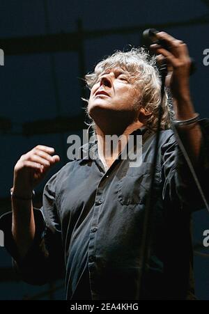 Der belgische Sänger Arno tritt am 16. Juli 2005 auf dem Francofolies Festival in La Rochelle bei Bordeaux, Frankreich, auf. Foto von Patrick Bernard/ABACAPRESS.COM Stockfoto