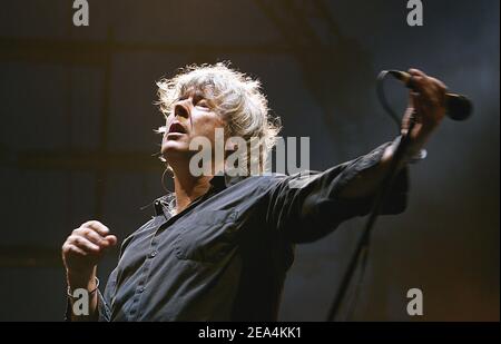 Der belgische Sänger Arno tritt am 16. Juli 2005 auf dem Francofolies Festival in La Rochelle bei Bordeaux, Frankreich, auf. Foto von Patrick Bernard/ABACAPRESS.COM Stockfoto