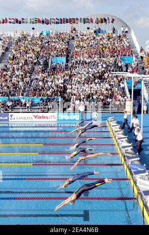 Start des Halbfinales der Frauen mit 100 m Rückschlag während der XI FINA World Championships im Parc Jean-Drapeau, Montreal, Quebec, Kanada, am 25. Juli 2005. Foto von Nicolas Gouhier/CAMELEON/ABACAPRESS.COM Stockfoto