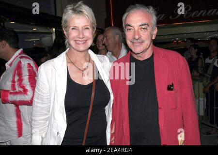 Der französische Reality-TV-Star danielle Gilbert und ihr Mann Patrick Scemama kommen zur Premiere von Eric Civanyans neuestem Film "Il ne faut jurer de rien", mit Gerard Jugnot, Jean Dujardin und Melanie Doutey, am 14. August 2005 in Saint-Tropez, Frankreich. Foto von Benoit Pinguet/ABACAPRESS.COM. Stockfoto