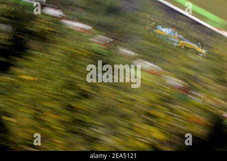 Der spanische Formel-1-Pilot Fernando Alonso (Team Renault) während des Qualifyings auf der Strecke Spa Francorchamps beim Grand Prix von Belgien, 10. September 2005. Foto von Thierry Gromik/ABACAPRESS.COM Stockfoto