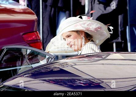 Die spanische Infantin Elena und ihr Mann Jaime de Marichalar nehmen am 17. September 2005 an der Hochzeit von Delphine Arnault und Alessandro Gancia in Bazas, Südwest-Frankreich, Teil. Foto von ABACAPRESS.COM Stockfoto