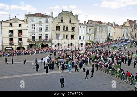 Hochzeit von Delphine Arnault und Alessandro Gancia in Bazas, Südwestfrankreich am 17. September 2005. Ihr Vater Bernard Arnault, C.E.O von LVMH Empire, und seine Frau Helene Mercier Arnault besuchen die Hochzeit. Foto von ABACAPRESS.COM Stockfoto