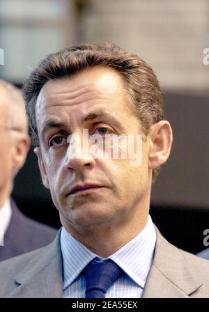 Der französische Innenminister Nicolas Sarkozy überreicht der jüdischen Gemeinde Hauts-de-seine in Nanterre, Frankreich, am 26. September 2005 seine neuen Jahreswünsche. Foto von Bruno Klein/ABACAPRESS.COM Stockfoto