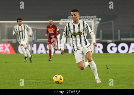 Turin, Italien. Februar 2021, 6th. Turin, Italien, Allianz Stadium, 06. Februar 2021, Cristiano Ronaldo (Juventus FC) während des FC Juventus gegen AS Roma - Italienisches Fußballspiel Serie A Credit: Claudio Benedetto/LPS/ZUMA Wire/Alamy Live News Stockfoto