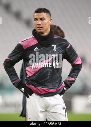 Turin, Italien. Februar 2021, 6th. Turin, Italien, Allianz Stadium, 06. Februar 2021, Cristiano Ronaldo (Juventus FC) während des FC Juventus gegen AS Roma - Italienisches Fußballspiel Serie A Credit: Claudio Benedetto/LPS/ZUMA Wire/Alamy Live News Stockfoto