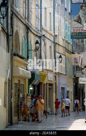 Avignon Provence Frankreich Menschen Einkaufen Stockfoto