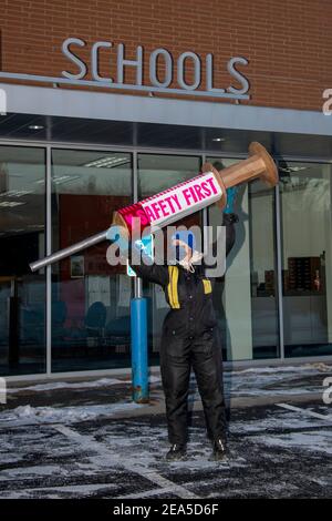 Minneapolis, Minnesota. Protest der Autokarawane. Kundgebung, um eine sichere Rückkehr zum persönlichen Lernen in Schulen zu fordern. Öffentliche MPLS-Schulen. Stockfoto