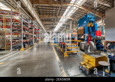 Das Innere der Metallwerkstatt. Moderne Industrieunternehmen. Stockfoto