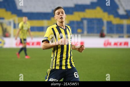 Fenerbahce Mesut Ozil, während Fenerbahce - Galatasaray Turkish Super League Spiel im Fenerbahce Stadion in Istanbul, Türkei, 6. November 2021. Foto von Tolga Adanali/Depo Photos/ABACAPRESS.COM. Stockfoto