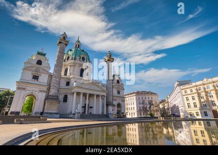 Wien Österreich, Skyline der Stadt an der Karlskirche Stockfoto