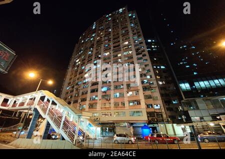 Die Sperrzone ist für 8 Tage gesperrt, um die Ausbreitung von COVID-19 in Hongkong, China, am 07th. Februar 2021 zu stoppen. (Foto: TPG/cnsphotos) Stockfoto