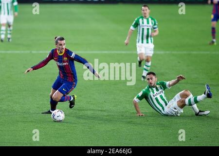 Antoine Griezmann aus Barcelona und Victor Ruiz von Real Betis Während der spanischen Meisterschaft La Liga Fußballspiel zwischen / LM Stockfoto