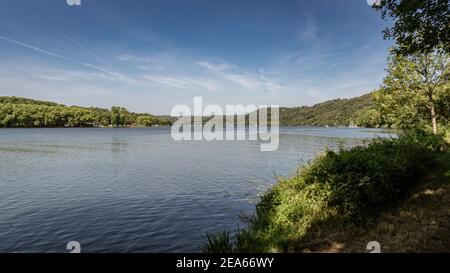 Blick über den Baldeney See und die Ruhr in Essen, Nordrhein-Westfalen, Deutschland Stockfoto