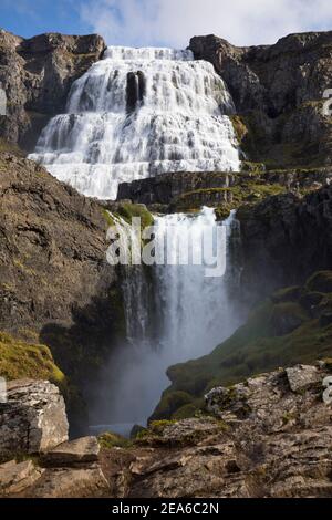 Dynjandi, Fjallfoss, Wasserfall des Flusses Dynjandisá, grösser Wasserfall in den Westfjorden Islands, Westfjorde, Vestfirðir, Fjord, Fjordlandschaft, Stockfoto