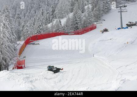 Cortina (Bl, Italien. Februar 2021, 8th. Cortina (BL), Italien, Olympia delle Tofane, 08. Februar 2021, Pistenvorbereitungen in Cortina d'Ampezzo das Alpine Combined Women Rennen wird 2021 wegen Schneefall abgesagt FIS Alpine World SKI Championships - Alpine Combined - Women - Alpine Ski Race Credit: Luca Tedeschi/LPS/ZUMA Wire/Alamy Live News Stockfoto