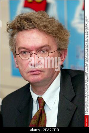 © Mousse/ABACA. 55141-11. Paris-Frankreich, 22. Januar 2004. Jean-Claude Mailly Secretaire conföderal lors d une Conference de Presse avant le 20eme Congres de FO qui se deroulera du 2 au 6 fevrier. Jean Claude Mailly remplacera Marc Blondl a la tete de FO apres le congres. Stockfoto