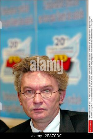 © Mousse/ABACA. 55141-7. Paris-Frankreich, 22. Januar 2004. Jean-Claude Mailly Secretaire conföderal lors d une Conference de Presse avant le 20eme Congres de FO qui se deroulera du 2 au 6 fevrier. Jean Claude Mailly remplacera Marc Blondl a la tete de FO apres le congres. Stockfoto