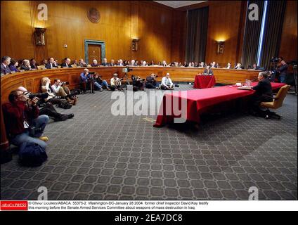 © Olivier Douliery/ABACA. 55375-2. Washington-DC-Januar 28 2004. Der ehemalige Chefinspektor David Kay gibt heute Morgen vor dem Armed Services Committee des Senats über Massenvernichtungswaffen im Irak Zeugnis. Stockfoto