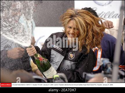 © Lionel Hahn/ABACA. 55473-11. Houston-TX-USA. Januar 31, 2004. Leeann Tweeden nimmt am jährlichen Cadillac Super Bowl Grand Prix 2nd Teil. Houston, 31. Januar 2004. Stockfoto