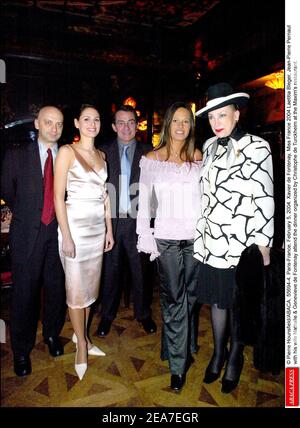 © Pierre Hounsfield/ABACA. 55694-4. Paris-Frankreich, 5. Februar 2004. Xavier de Fontenay, Miss France 2004 Laetitia Bleiger, Jean-Pierre Pernaut mit seiner Frau Nathalie & Genevieve de Fontenay nehmen an dem von Christophe de Turckheim organisierten Abendessen im Restaurant des Maxim Teil. Stockfoto