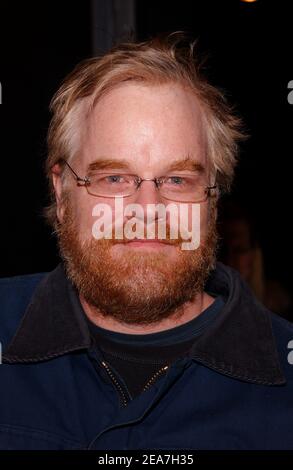 Schauspieler Philip Seymour Hoffman wurde tot in seiner Wohnung in Manhattan aufgefunden, nachdem eine offensichtliche Überdosis von Drogen am Sonntag, dem 2. februar 2014 angekündigt wurde. Der Hollywood-Star, der für seine Leistung im Film Capote 2005 einen Academy Award als Bester Darsteller erhielt, war 46 Jahre alt. Datei Foto: © Nicolas Khayat/ABACA. 56251-8. New York City-NY-USA. Februar 19, 2004. Philip Seymour Hoffman kommt am 45. Februar 2004 im Bleecker Street Theatre 19 an, um Sarah Jones' Bridge and Tunnel Opening Night in New York zu besuchen. Stockfoto