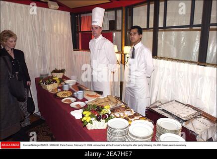 © Arnal-Nebinger/ABACA. 56288-96. Paris-Frankreich, 21. Februar 2004. Atmosphäre im Fouquet's während der After Party nach der Cesar Preisverleihung 29th. Stockfoto