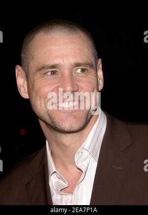 Cast-Mitglied Jim Carrey nimmt an der Weltpremiere von Eternal Sunshine of the Spotless Mind im Samuel Goldwyn Theater an der Academy of Motion Picture Arts & Sciences Teil. Los Angeles, 9. März 2004. (Bild: Jim Carrey). Foto von Lionel Hahn/Abaca. Stockfoto