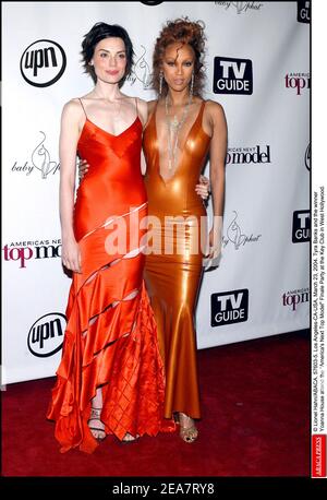 © Lionel Hahn/ABACA. 57603-5. Los Angeles-CA-USA, 23. März 2004. Tyra Banks und die Gewinnerin Yoanna House nehmen an der America's Next Top Model Finale Party im Key Club in West Hollywood Teil. Stockfoto