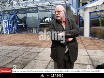 Le Juge pour enfants Jean-Pierre Rosenczveig, Präsident du Tribunal pour enfants de Bobigny en seine St. Denis le 22 avril 2004. Foto von Mousse/ABACA. Stockfoto