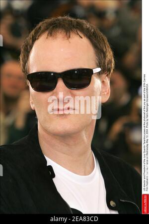 DER US-Regisseur und Jurypräsident Quentin Tarantino posiert am Mittwoch, den 12. Mai 2004, beim Fotocall der Jury im Rahmen der Filmfestspiele von Cannes 57th in Cannes-Frankreich. Foto von Hahn-Nebinger-Gorassini/ABACA. Stockfoto