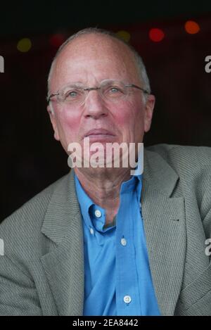 Sportjournalist Thierry Roland stirbt im Alter von 74 Jahren, wurde am Samstag, 16. Juni 2012 bekannt gegeben. File photo : der französische Fernsehmoderator Thierry Roland nimmt am Freitag, den 14. Mai 2004, an der Feier des 160th. Jahrestages der Pariser Schule der französischen Bourgeoisie zugunsten von Wohltätigkeitsorganisationen im Pershing-Stadion in Paris-Frankreich Teil. Foto von Mousse/ABACA. Stockfoto