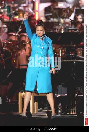 DIE US-Sängerin Alicia Keys tritt am 16. Mai 2004 beim We are the Future Charity Konzert im Circus Maximus in Rom-Italien auf. Foto von Laurent Zabulon/ABACA. Stockfoto