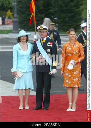 Königin Silvia und König Carl Gustaf von Schweden kommen zusammen mit ihrer Tochter Kronprinzessin Victoria am samstag, den 22. Mai 2004, zur Trauung von Kronprinz Felipe von Spanien und Letizia Ortiz in Madrid-Spanien in der Kathedrale Santa Maria la Real de la Almudena an. Foto von Abd Rabbo-Hounsfield-Klein-Mousse-Zabulon/ABACA. Stockfoto