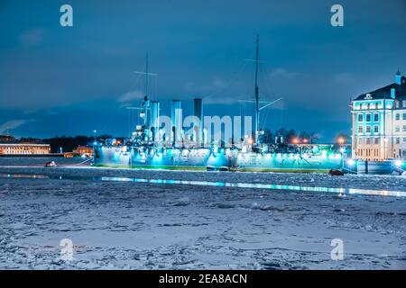 Cruiser Aurora in St. Petersburg an der Neva. Dies ist ein Symbol der Oktoberrevolution von 1917 in Russland. Stockfoto