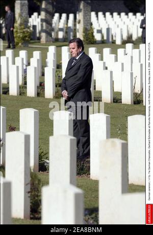 Deutsche Zeremonie unter der Leitung von Bundeskanzler Gerhard Schröder in Ranville Normandie, Nordwest-Frankreich, Sonntag, 6. Juni 2004 . Foto von ABACA. Stockfoto