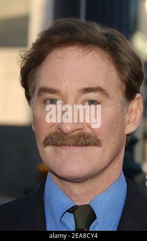 Kevin Kline nimmt an der speziellen Branchenvorführung von De-Lovely an der Academy of Motion Picture Arts and Sciences Teil. Los Angeles. Juni 11, 2004. (Im Bild: Kevin Kline). Foto von Lionel Hahn/Abaca. Stockfoto