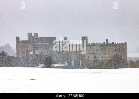 Leeds Castle Kent in Snowstorm Stockfoto