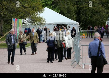 Boswell Book Festival, Dumfries House, Ayrshire, Schottland, Großbritannien Mai 2017. Das jährliche Boswell Book Festival ist einzigartig, da es das einzige Book Festival ist, das sich exculsiv mit Memoiren und Biographien auseinandersetzt. Besucher genießen das Gelände und das Festival Stockfoto