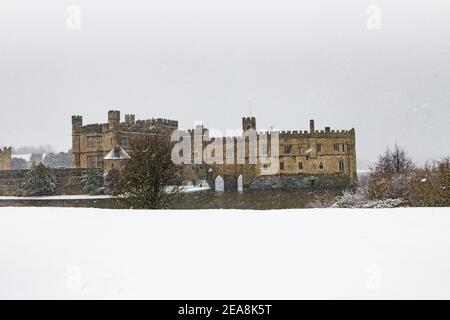 Leeds Castle Kent in Snowstorm Stockfoto