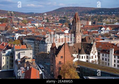 Stadtblick Saarbrücken, Deutschland. Panorama von oben mit dem historischen Rathaus Stockfoto