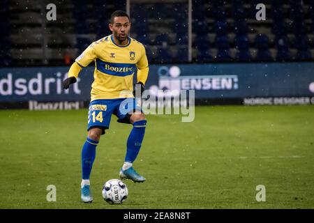 Broendby, Dänemark. 7th, Februar 2021. Kevin Mensah (14) von Broendby, WENN er während des Superliga-Spiels 3F zwischen Broendby IF und Aalborg Boldspilklub im Broendby Stadium, Broendby, gesehen wurde. (Foto: Gonzales Photo - Kim Matthäus Leland). Stockfoto