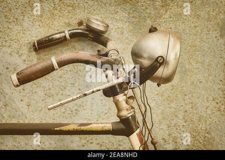 Retro-Stil Seitenansicht eines antiken Fahrrads mit alten Scheinwerfer Stockfoto