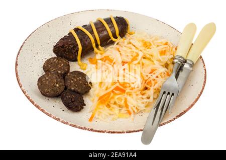 Schwarze Wurst mit Sauerkraut. Studio Foto Stockfoto