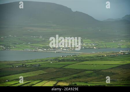 Luftaufnahme von Valentia und Portmagee, County Kerry, Irland. Stockfoto
